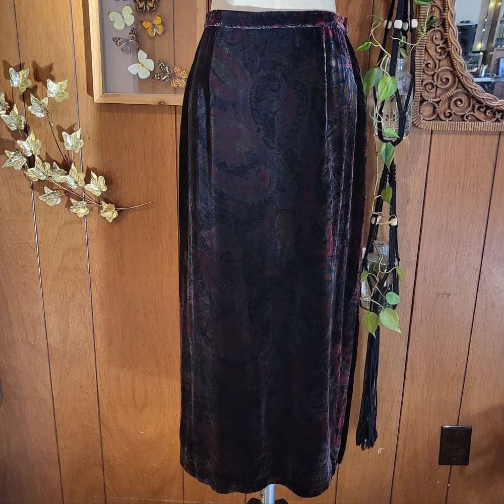 Harold's Black and Burgundy Maxi Skirt